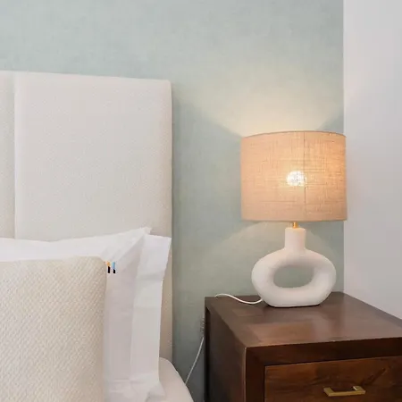 Light Spacious By Liiiving Porto